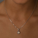 Fine box necklace with round moonstone