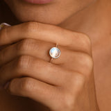 Round 8mm moonstone ring