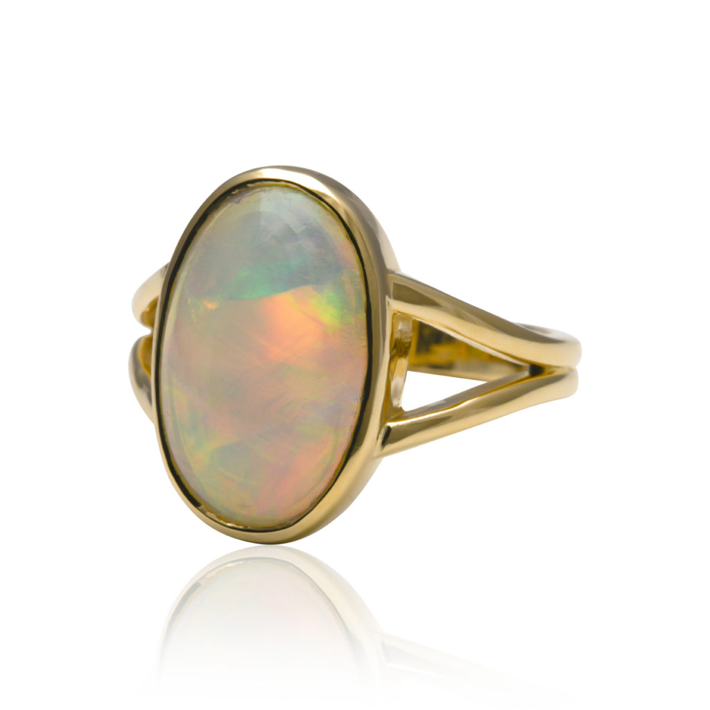 Oval natural opal ring (2.5ct) - Von Treskow